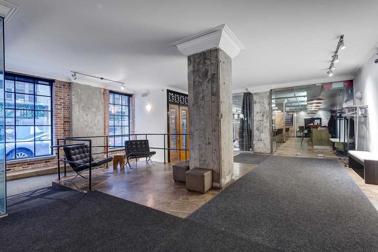 Spacious Loft Next To Square Victoria Montreal