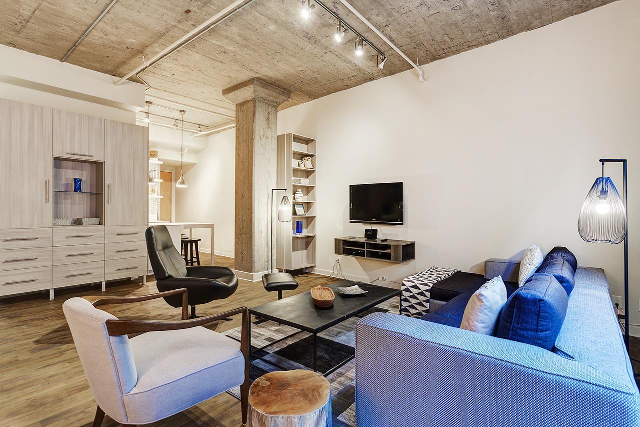 Spacious Loft Next To Square Victoria *